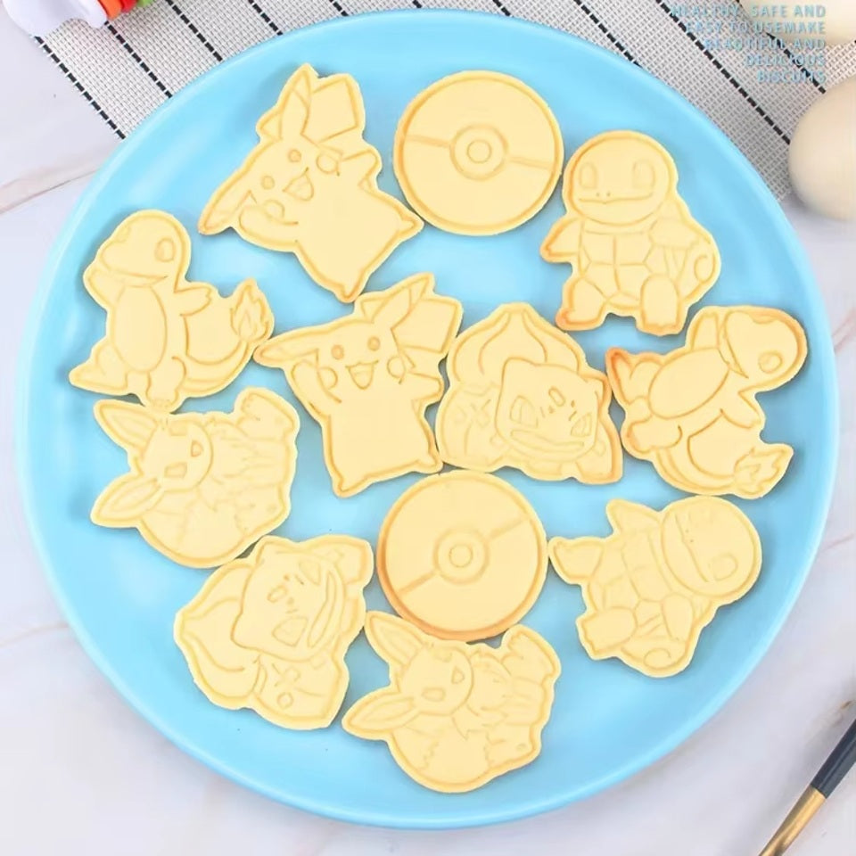 un lot de 6 emporte-pièces en plastique alimentaire en forme de pokemon ultra mignons. Idéals pour réaliser des biscuits originaux.