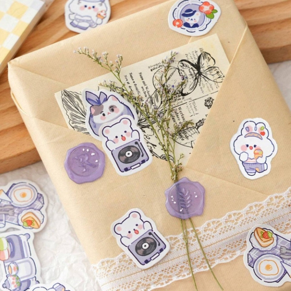 Boite de stickers chibi girls, animaux et gourmandises