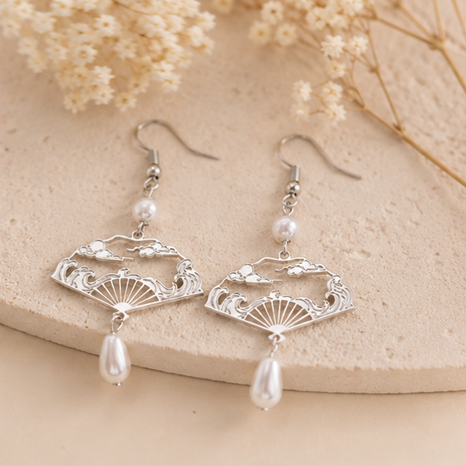 Boucles d'oreilles éventails japonais – détail perles blanches romantique kawaii