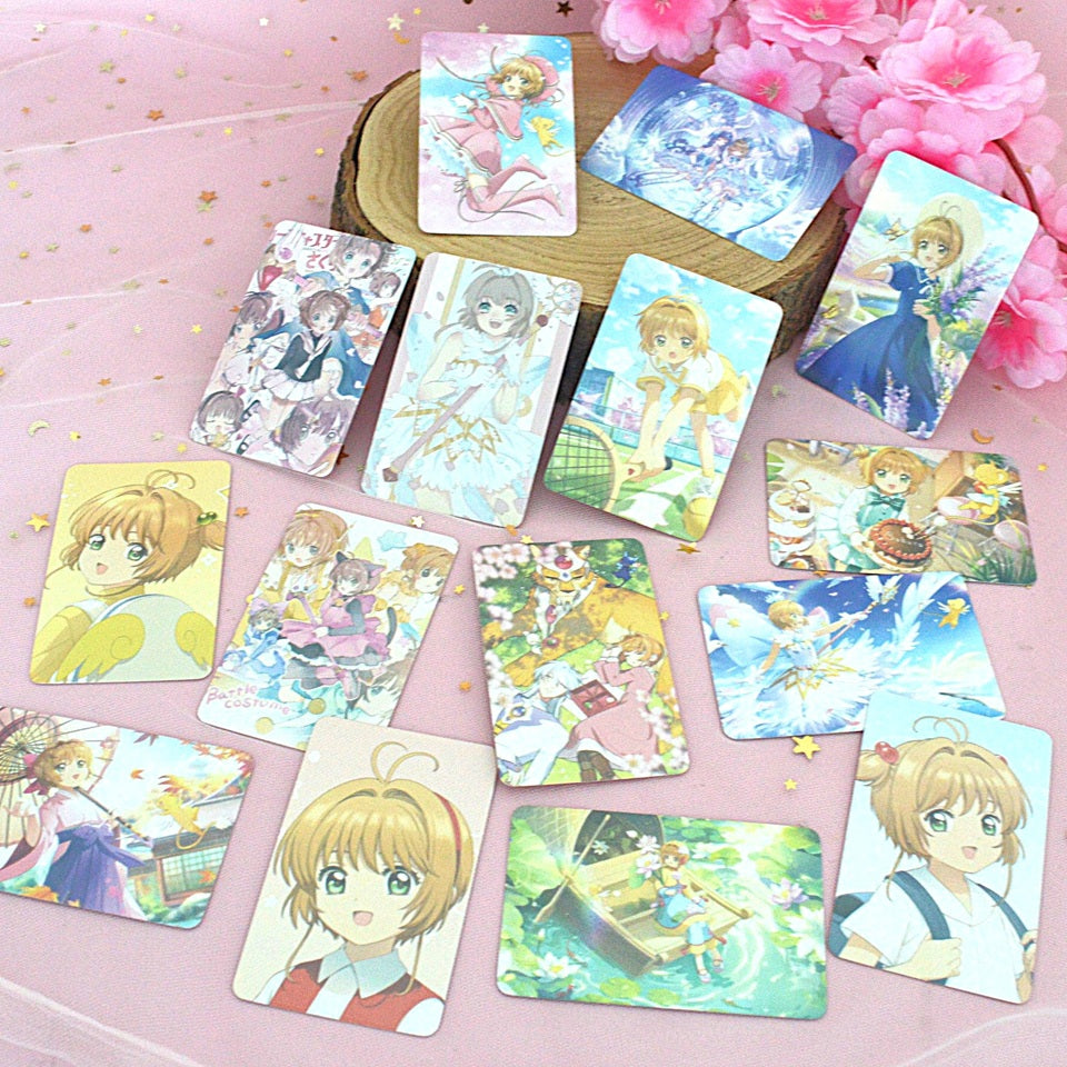 des superbes cartes à collectionner Card Captor Sakura. Elles sont scintillantes et leurs illustrations mettent en scène Sakura mais aussi ses amis et son univers fantastique et magique