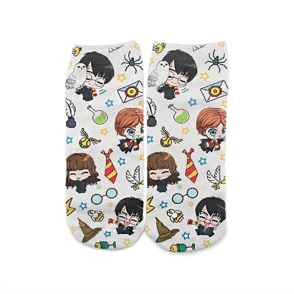 chaussettes chibi harry potter, inspirées des héros et de l'unviers fantastique et magique du monde des sorciers. Elles sont très douces et confortables.