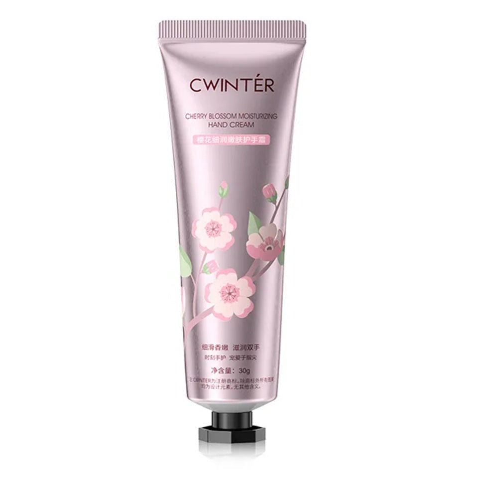 une crème pour les mains au sakura. Texte onctueuse, douce et non grasse, elle nourrit et hydrate en profondeur pour soulager la sécheresse de la peau des mains.