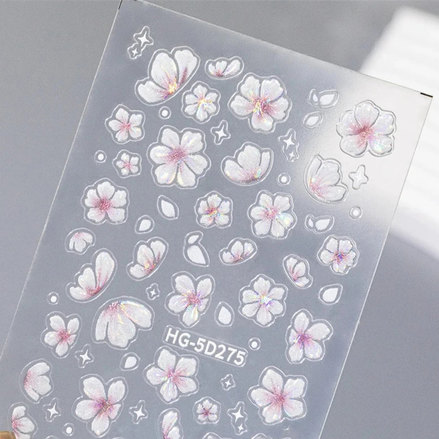 Déco nail art fleurs blanches