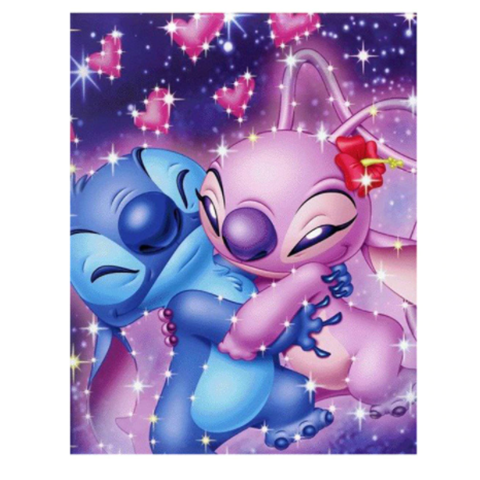 un diamond painting Stitch et Angel qui se serrent dans les bras pour un gros câlin tout doux. C'est une activité détente et ludique pour ensuite l'exposer en décoration.