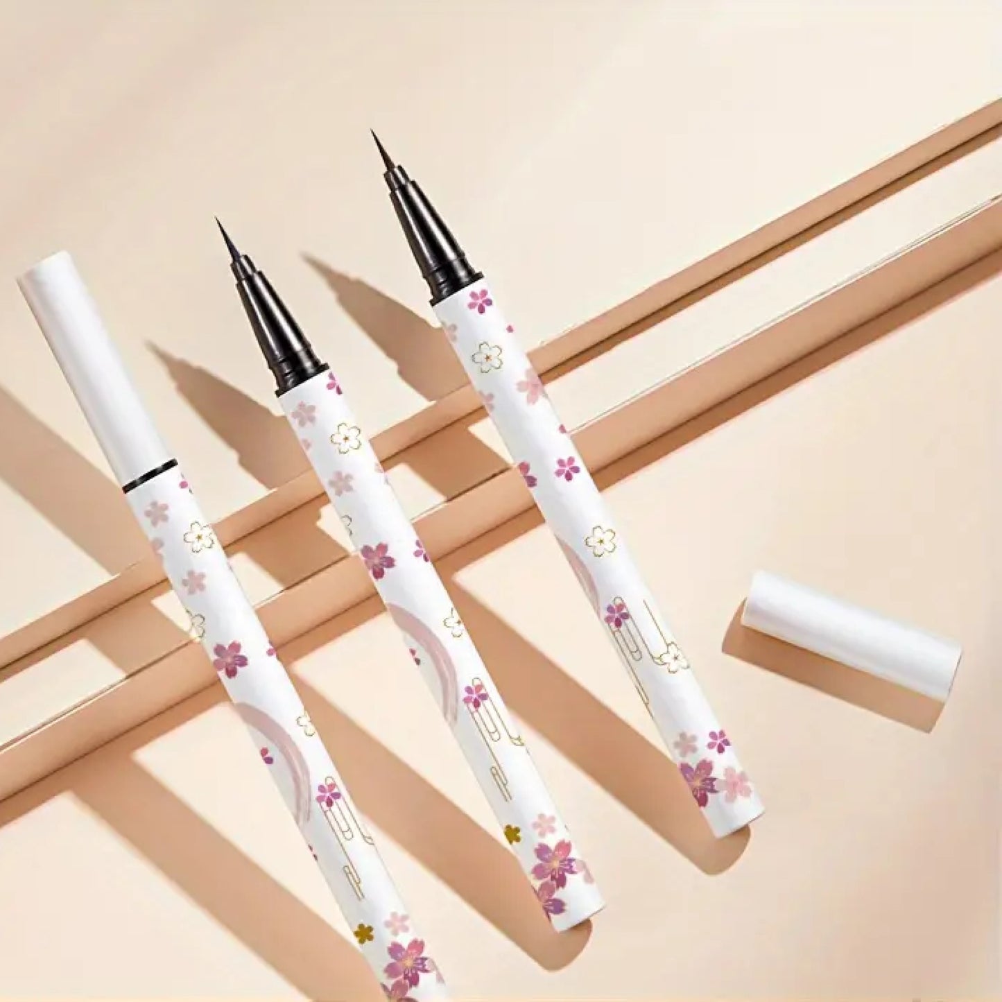 Eyeliner fleur de sakura