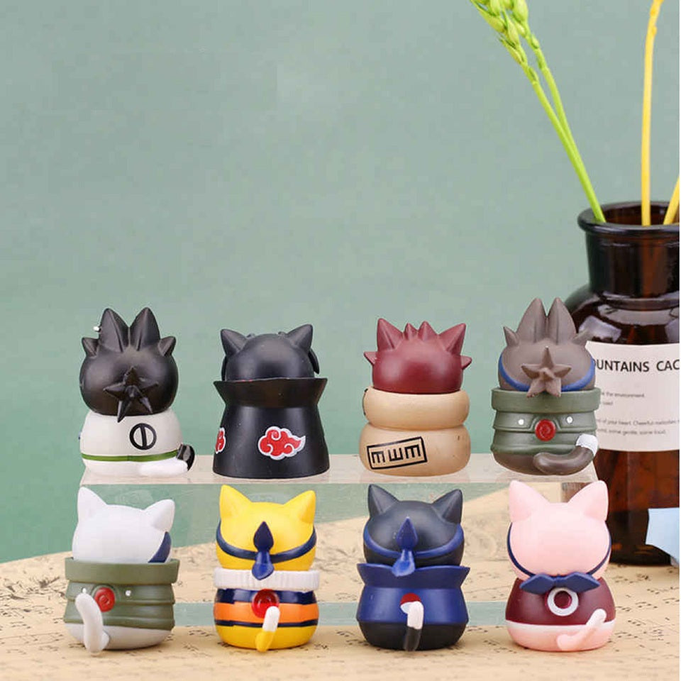 Les personnages du manga Naruto sous forme de chats hyper stylés et mignons. Kakashi, Naruto, Sakura, Gaara, Sasuke, Shikamaru, Iruka et Itachi sont adorables avec leurs habits respectifs et leurs signes distinctifs