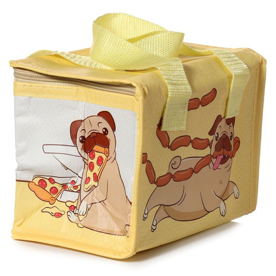 un sac isotherme au motif d'un carlin hyper drôle et gourmand. il tient de la nourriture dans sa gueule mais est trop mignon. Idéal pour transporter vos boites, repas, snacks et boissons.