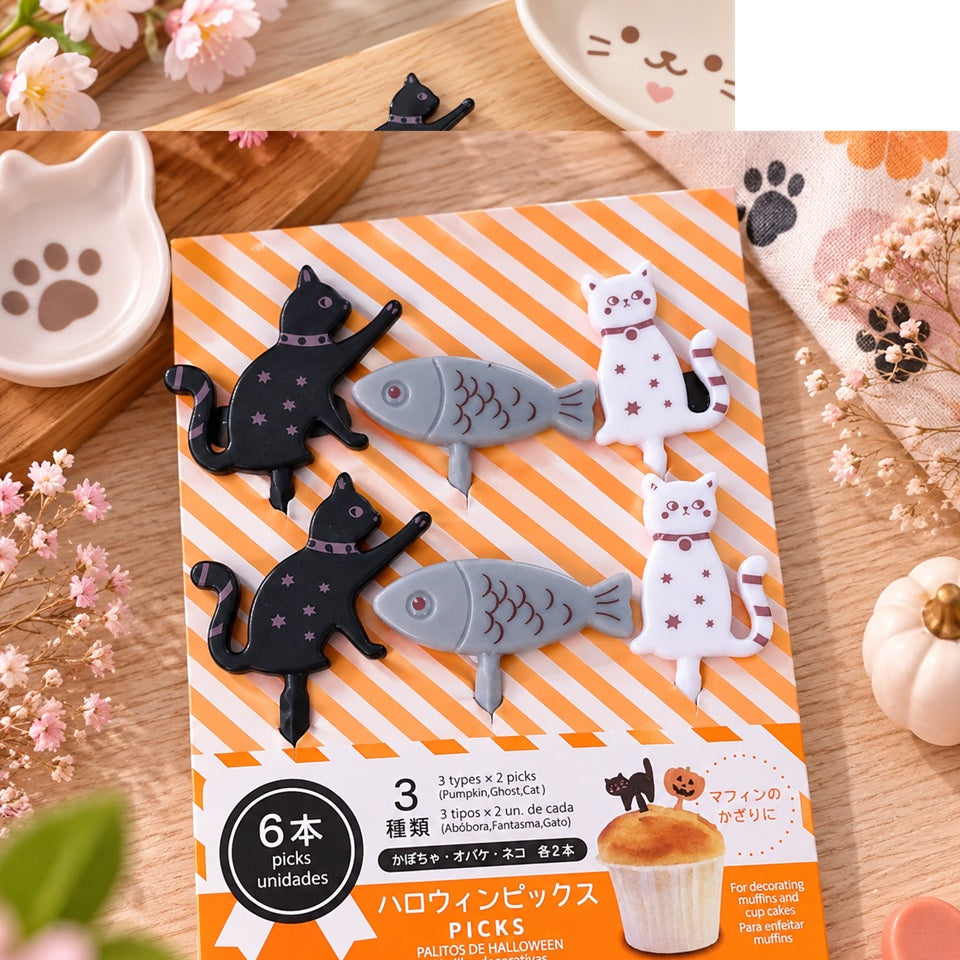 Lot de 6 pics décoratifs kawaii pour bento et apéritif, avec chats noirs, chats blancs et poissons gris, présenté dans son emballage au décor japonais.