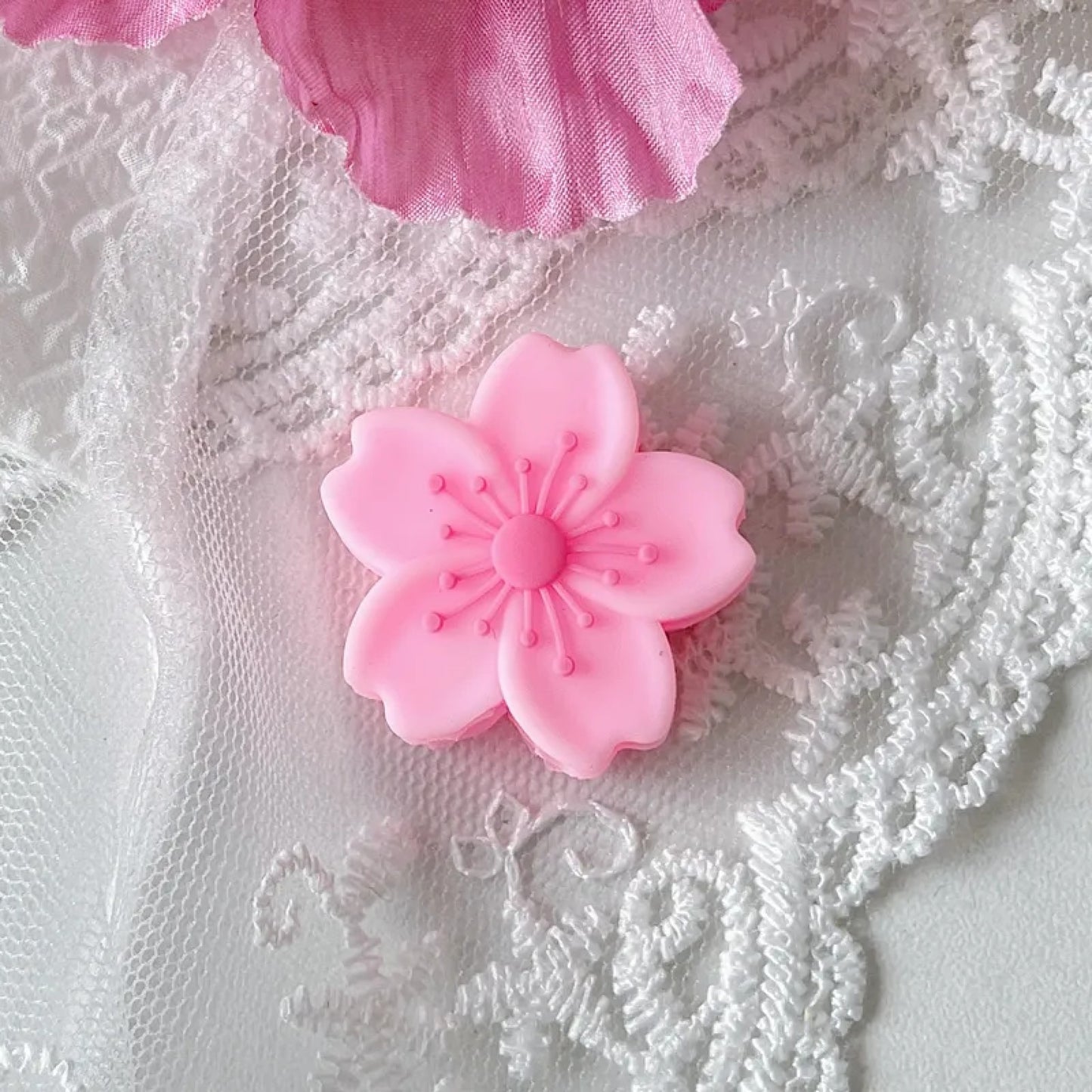 Protège-câble fleur de sakura