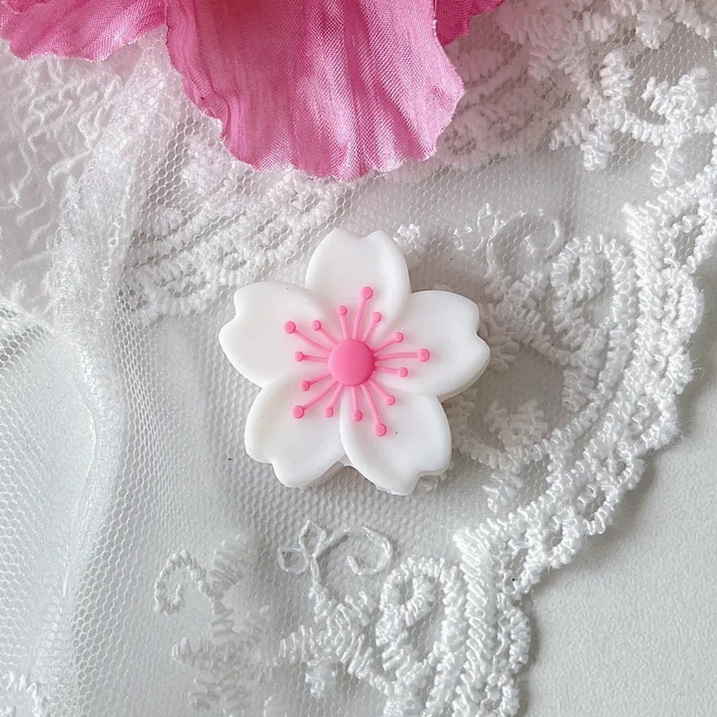 Protège-câble fleur de sakura