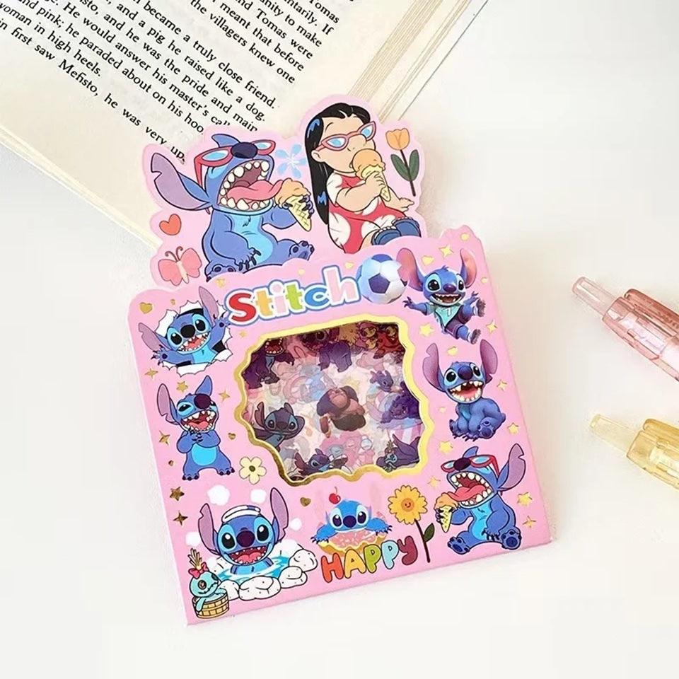 un set de stickers inspirés de Lilo et Stitch, pleins de charme et de complicité. Idéal pour le scrapbooking et pour personnaliser tous les carnets, cahiers etc...