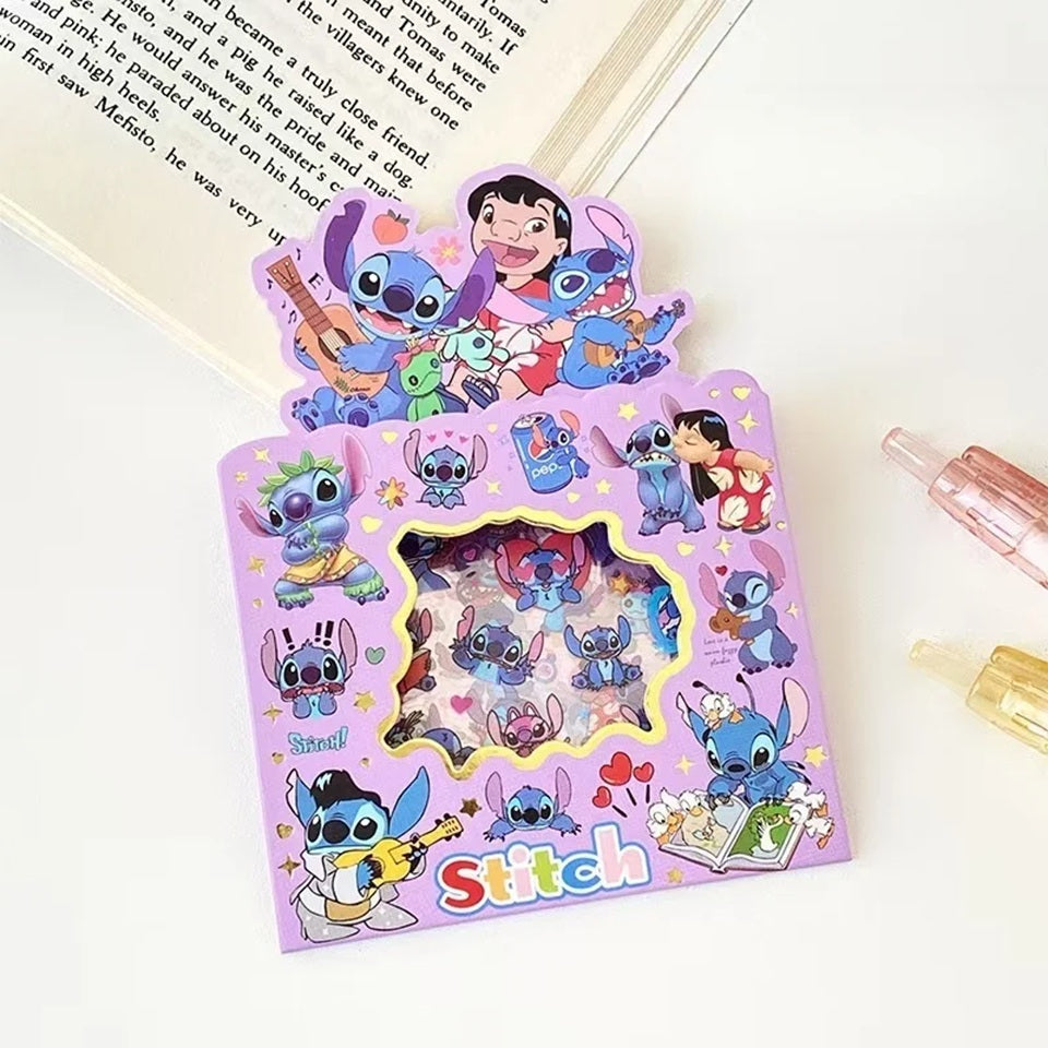 un set de stickers inspirés de Lilo et Stitch, pleins de charme et de complicité. Idéal pour le scrapbooking et pour personnaliser tous les carnets, cahiers etc...