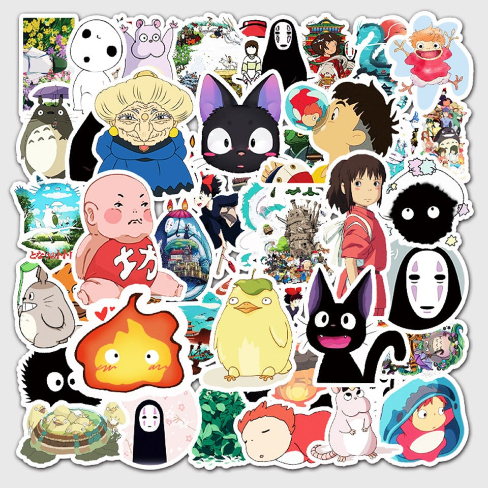 un lot de stickers aléatoires sur le thème des différents films Ghibli. Idéal pour le scrapbooking, pour la personnalisation.