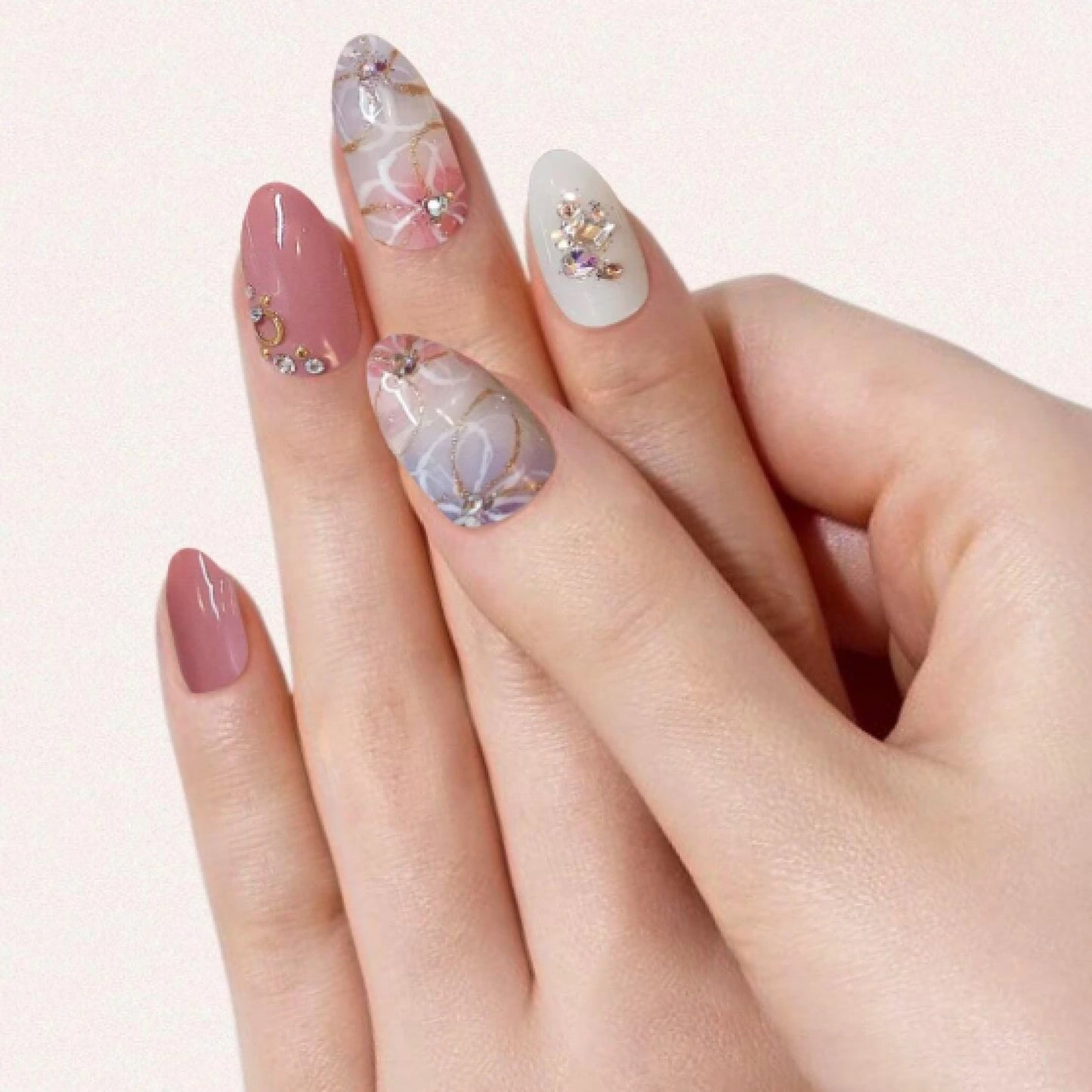 Stickers nail art violet doré fleurs blanches