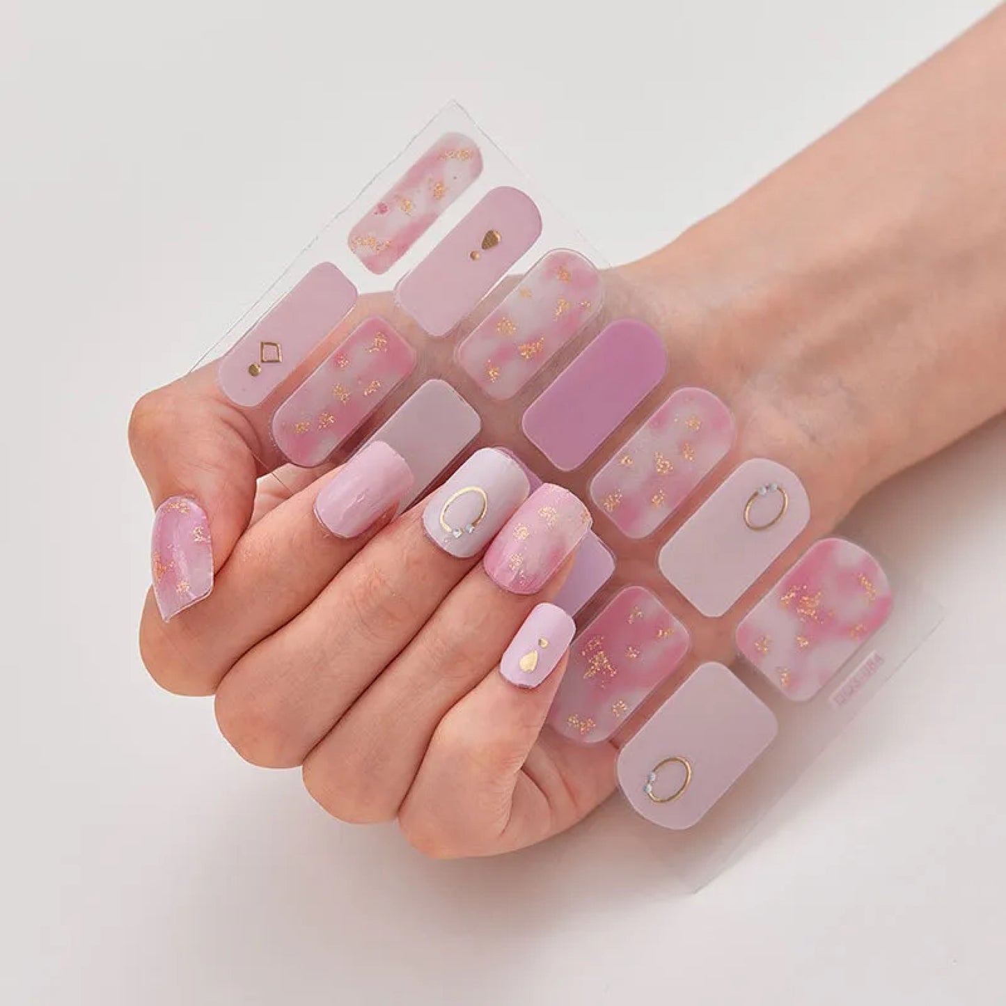 Stickers nail art rose à détails dorés