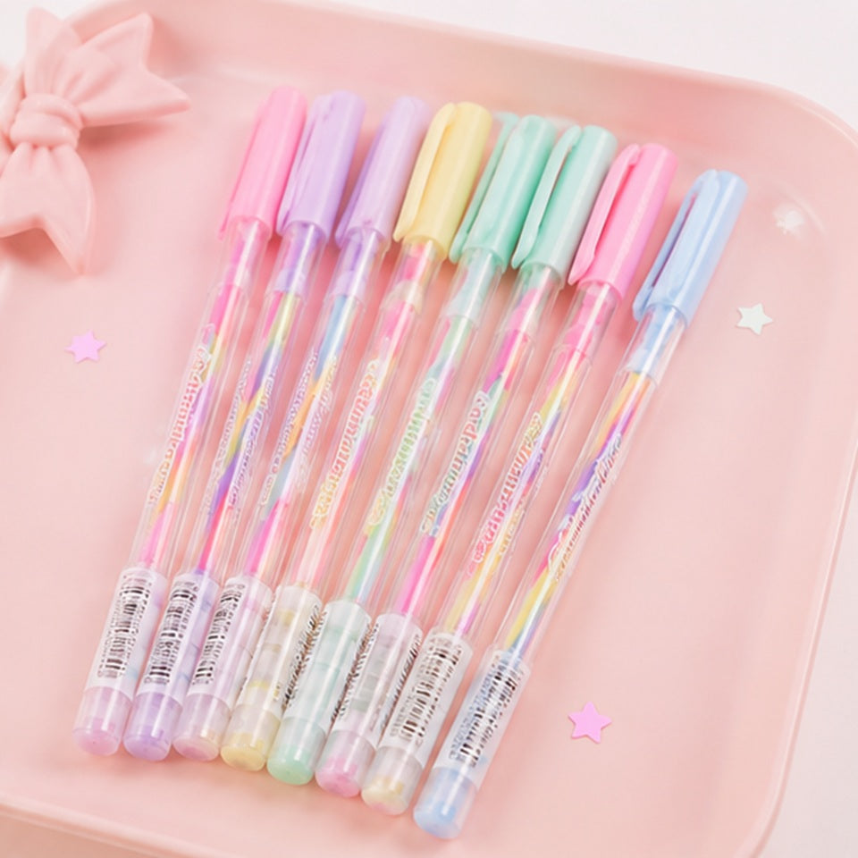 Lot de stylos rainbow kawaii aux jolies couleurs pastel présenté sur un plateau rose adorable ⚠Stylos gel multicolores bleu, rose, jaune, vert et violet avec design transparent et ambiance douce inspirée de la papeterie japonaise. Parfaits pour écrire, dessiner ou décorer un journal avec une touche cute et colorée.