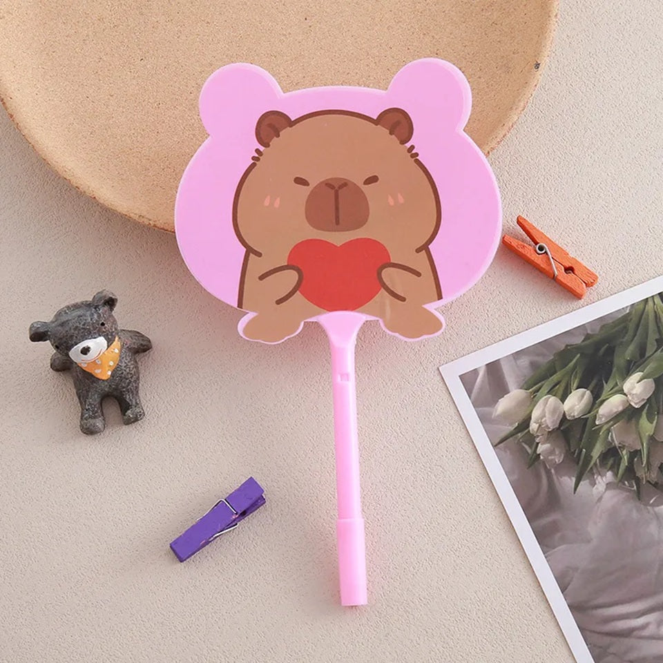 des stylos en forme de capybara tout mignons et colorés. Avec leur design original et adorables, ils apportent gaieté et mignonnitude à votre bureau.