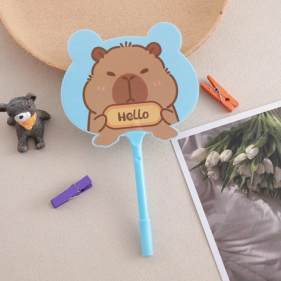 des stylos en forme de capybara tout mignons et colorés. Avec leur design original et adorables, ils apportent gaieté et mignonnitude à votre bureau.