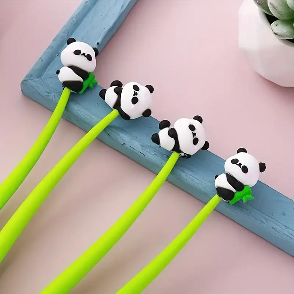 des stylos verts souples qui rappellent une tige de bambou au bout duquel se trouve un adorable petit panda. Vous pouvez vous amuser à l'agiter dans tous les sens, c'est amusant !