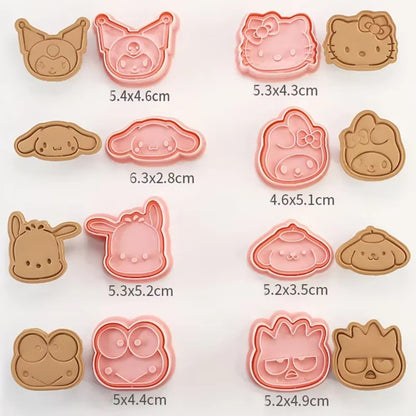 un lot de 8 emporte-pièces en plastique alimentaire pour réaliser des biscuits surper mignons en forme de vos personnages Sanrio préférés : Kuromi, Cinnaomoroll, My Melody, Hello Kitty, Pompompurin, Pochacco, Keroppi et Badtz-Maru