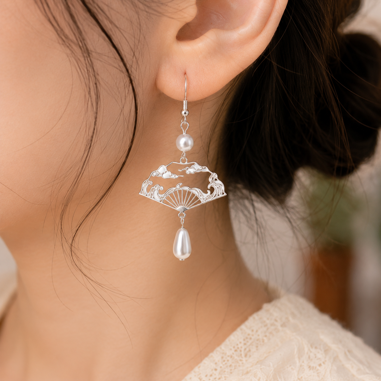 Boucles d'oreilles éventails portées – style geisha élégant perles d'imitation