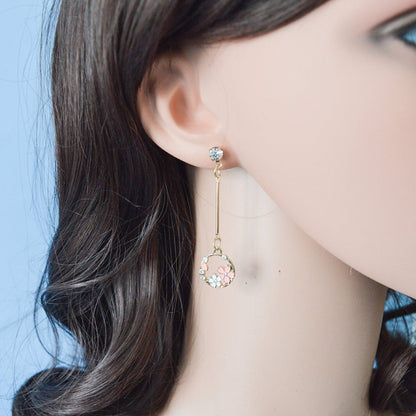 Boucles d'oreilles fleurs de sakura strass