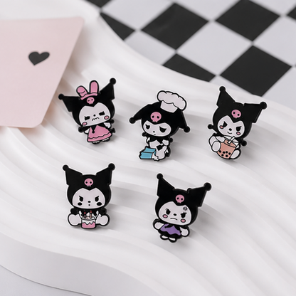 des pin's représentant la douce et rebelle kuromi. Retrouvez-la dans différentes poses et expressions qui mettent en avant son caractère joueur et malin.