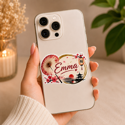 Sticker prénom kawaii en taille 8 cm sur un téléphone, rendu premium et coloré ✨