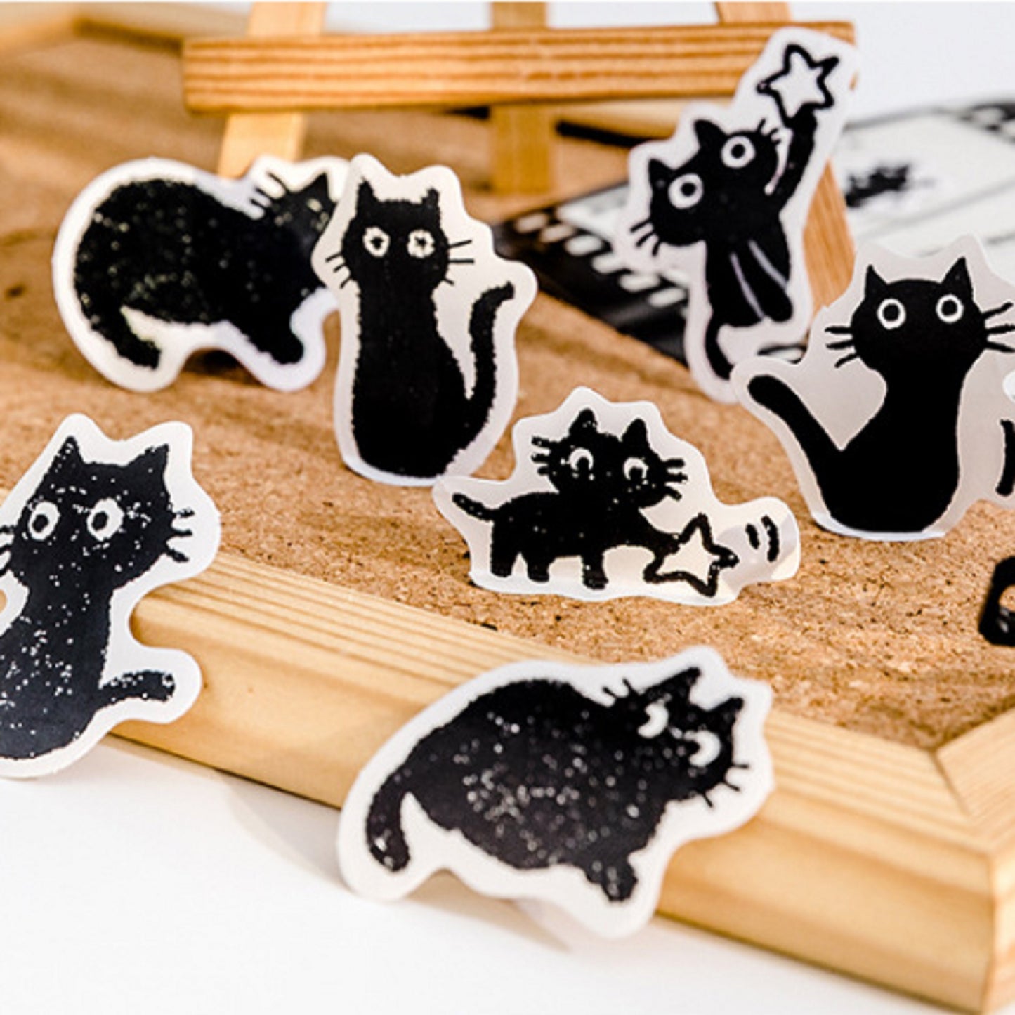Boite de stickers chats noirs