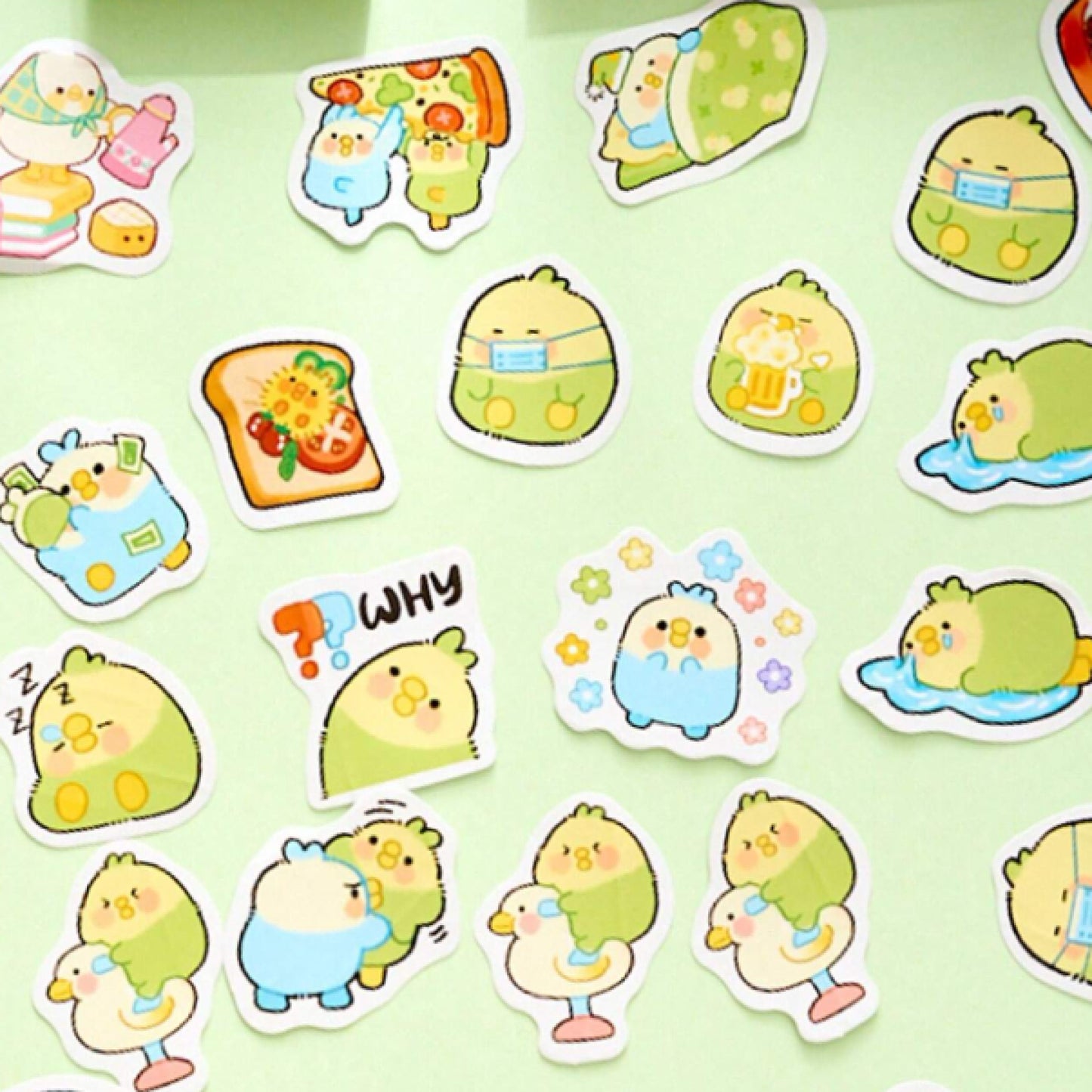 Boite de stickers chibi perruches