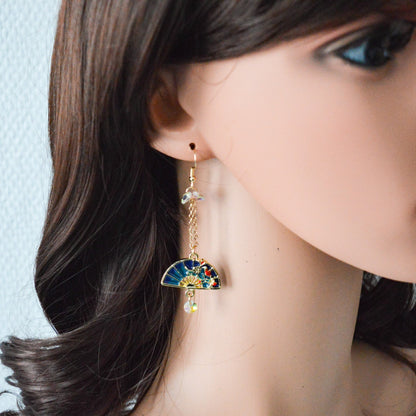 Boucles d'oreilles éventails bleus strass