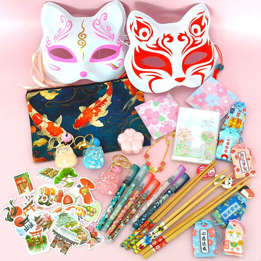 la box kawaii spéciale Japon est composé d'une dizaine articles mignons, utiles et pratiques. Bijoux, papeterie, snacks, accessoires de cuisine et déco, c'est une vraie découverte du pays du soleil levant.