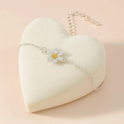 bracelet  fleur cosmos argenté coeur jaune, style printanier, floral, romantique, bijou élégant