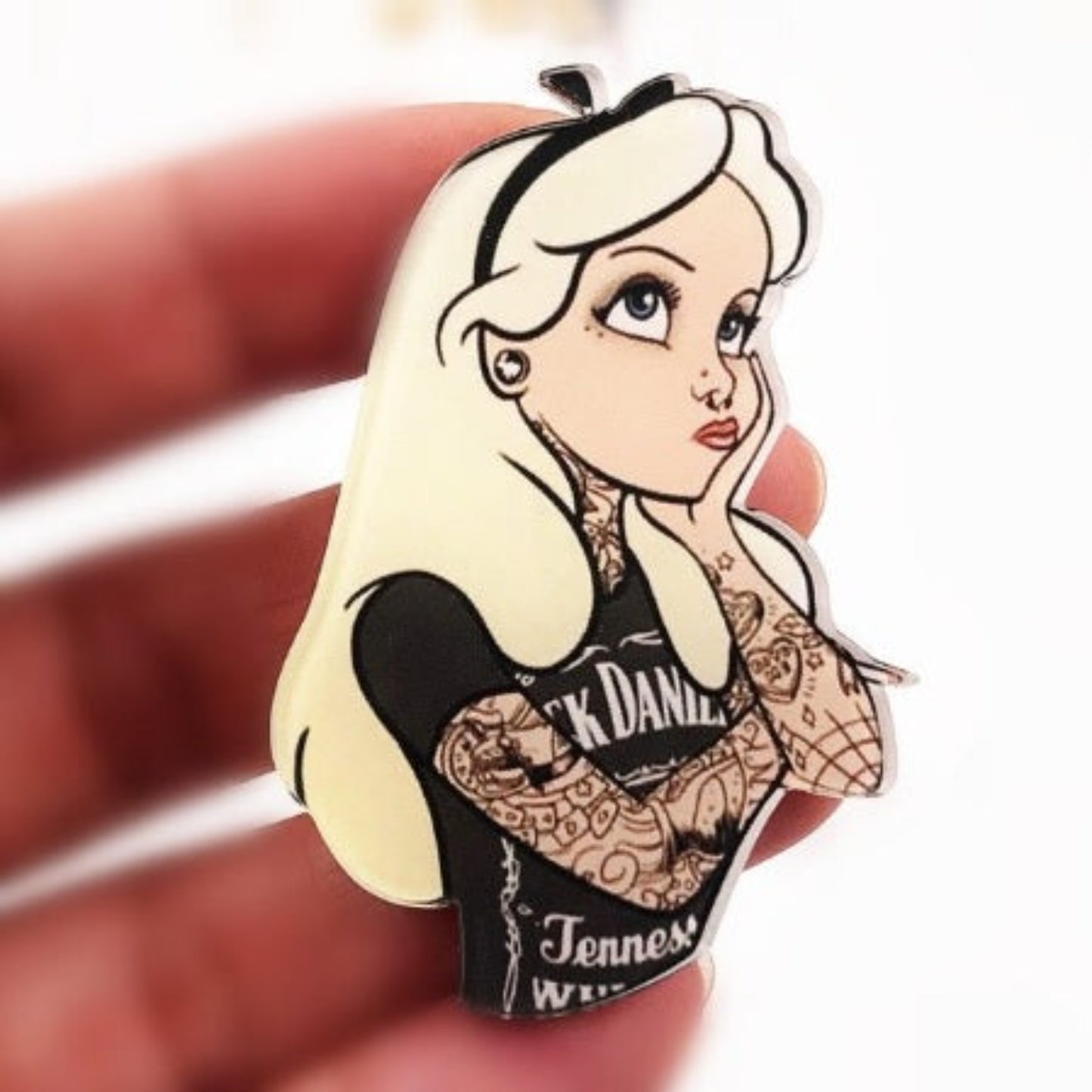 Broche Alice tattoo