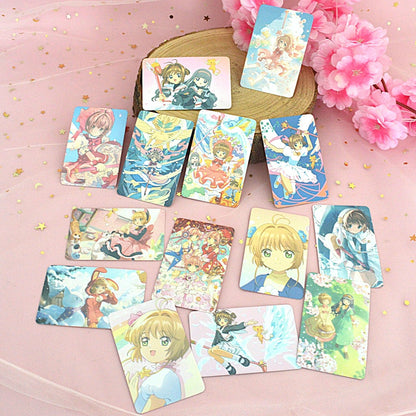 des superbes cartes à collectionner Card Captor Sakura. Elles sont scintillantes et leurs illustrations mettent en scène Sakura mais aussi ses amis et son univers fantastique et magique