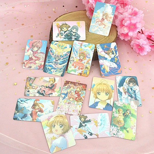 des superbes cartes à collectionner Card Captor Sakura. Elles sont scintillantes et leurs illustrations mettent en scène Sakura mais aussi ses amis et son univers fantastique et magique