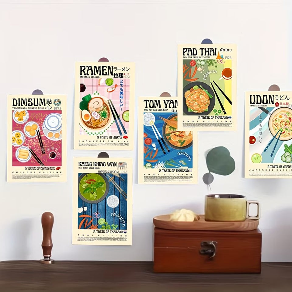 des cartes postales représentant des plats asiatiques sous forme de peinture tel un joli tableau. Elles sont accrochées sur un mur pour une jolie déco. Idéales à collectionner.