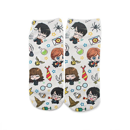 chaussettes chibi harry potter, inspirées des héros et de l'unviers fantastique et magique du monde des sorciers. Elles sont très douces et confortables.