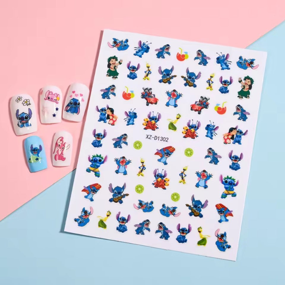 De jolis panches de stickers nail art inspirés de Lilo et Stitch. Retrouvez leur univers coloré et attendrissant pour un nail art fun et joyeux !