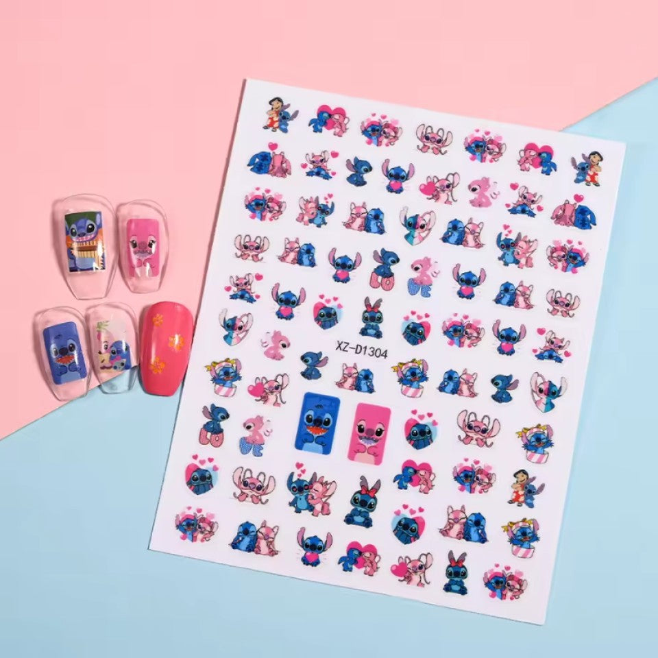De jolis panches de stickers nail art inspirés de Lilo et Stitch. Retrouvez leur univers coloré et attendrissant pour un nail art fun et joyeux !