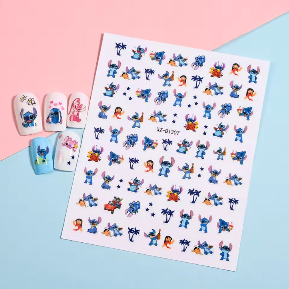 De jolis panches de stickers nail art inspirés de Lilo et Stitch. Retrouvez leur univers coloré et attendrissant pour un nail art fun et joyeux !