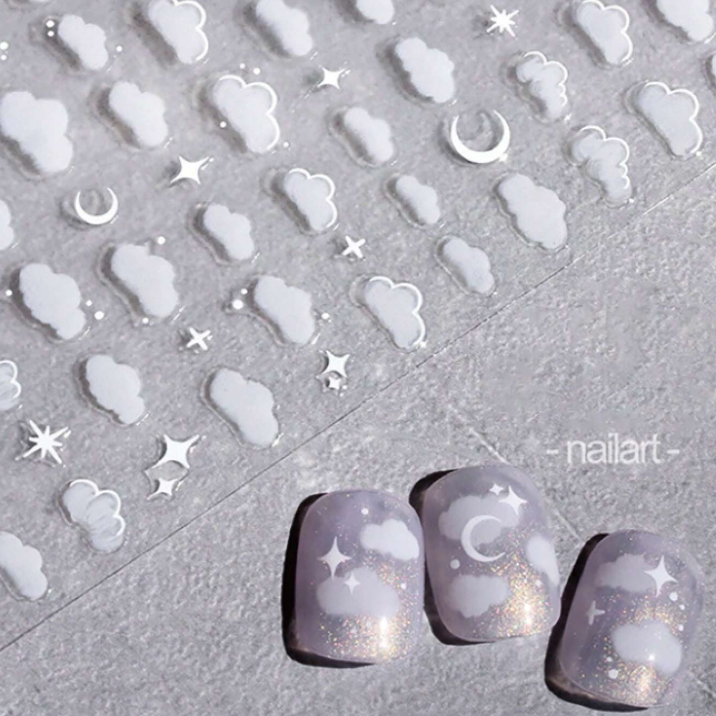 Déco nail art nuages blancs