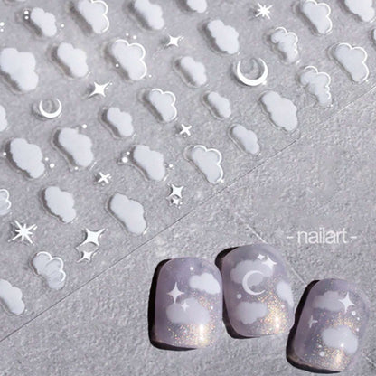 Déco nail art nuages blancs