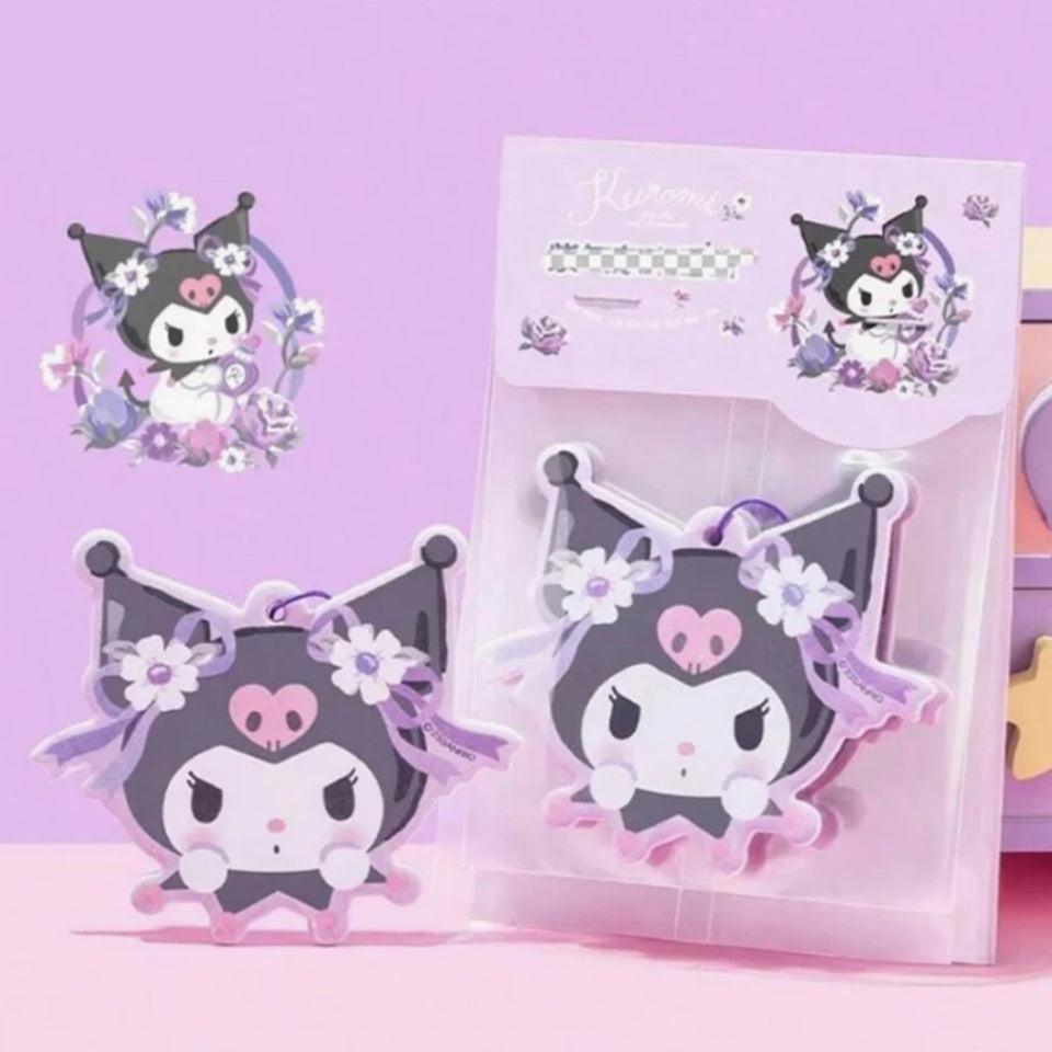 un désodorisant en forme de kuromi, la rebelle kawaii, qui sent la lavande. A  suspendre dans une pièce ou dans la voiture