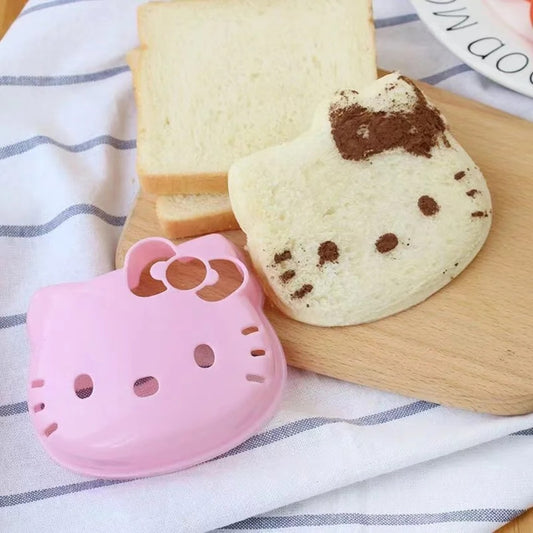 un emporte-pièce en forme d'Hello Kitty super mignon. Idéal pour réaliser de jolis sandwichs mignons et originaux.