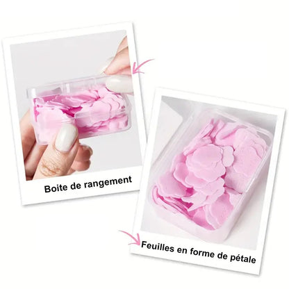 une petite boite contenant des feuilles de savon en forme de fleurs de sakura. Parfumé au sakura, elles sont pratiques pour se laver les mains dans les endroits où il n'y a pas de savon.