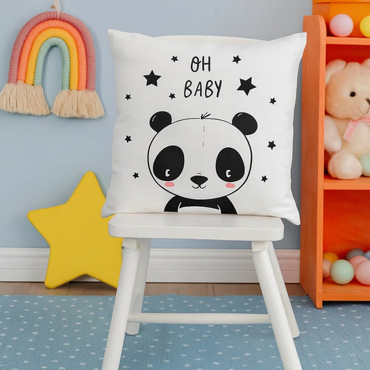 une housse de coussin au motif d'un adorable petit panda. Idéal pour une chambre d'enfant