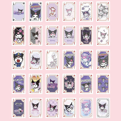 un jeu de 54 cartes à jouer illustré des personnages De Sanrio : Kuromi, My Melody, Cinnamoroll et tous leurs amis.
Parfaites pour passer un agréable moment en famille ou entre amis dans la douceur !