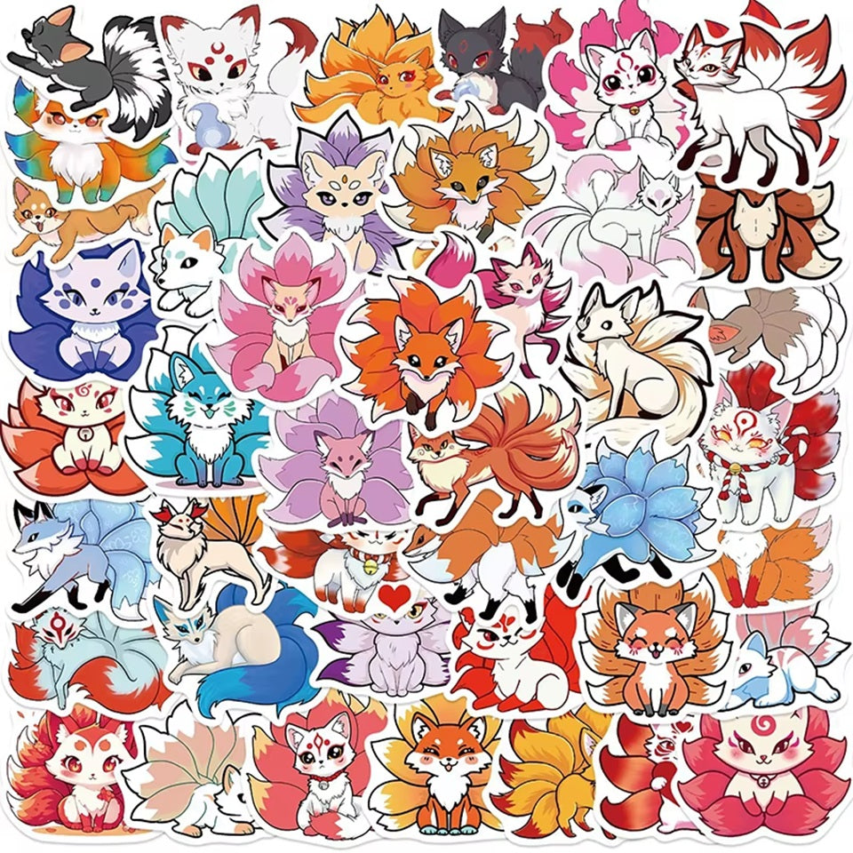 un lot de 20 stickers reprenant un design de kistune à une ou plusieurs queues. Ce renard mythique du folklore japonais ajoute une touche mystérieuse à tous vos projets.