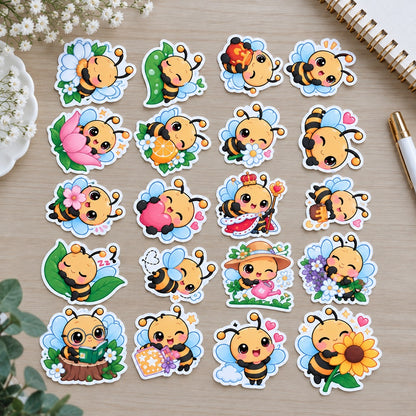 Lot de stickers abeilles kawaii colorés avec fleurs, cœur, miel et scènes adorables, présentés sur un bureau en bois clair.